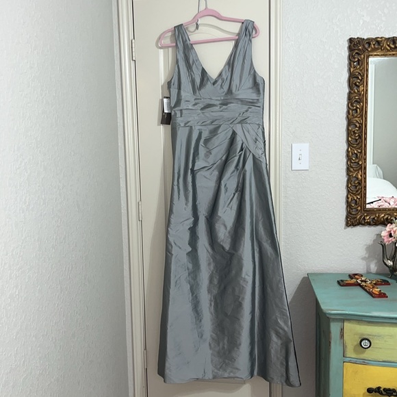 Monique Lhuillier Dresses & Skirts - Monique Lhuillier lined silver Evening Gown.  NWT